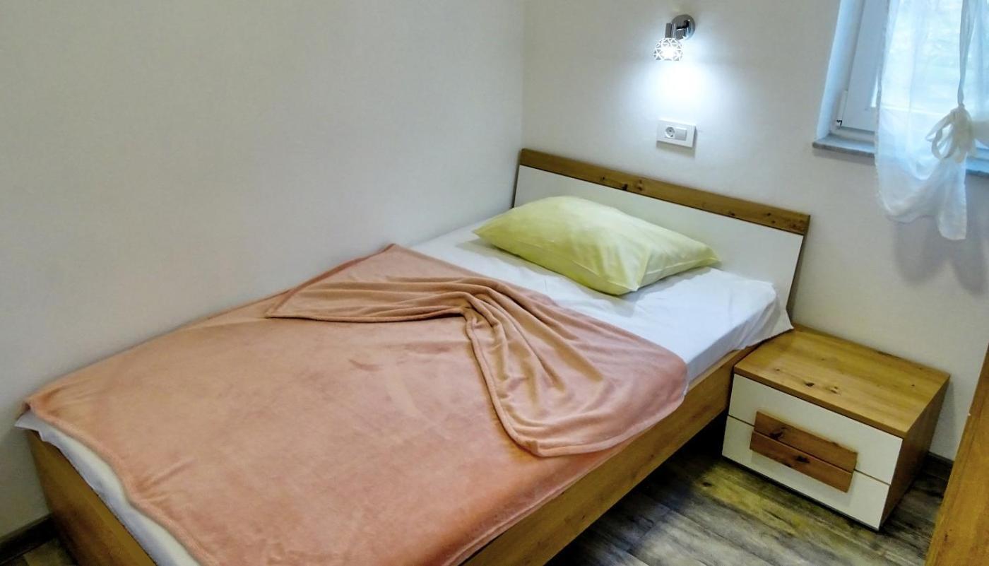 Apartment Daca Вир Екстериор снимка